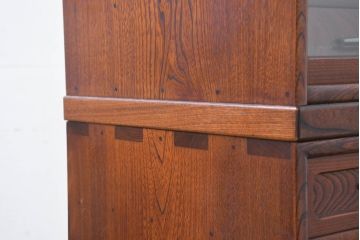 中古　国産　職人手作り　隠し収納付き　引き出しいっぱいの珍しい2段重ね茶箪笥(茶たんす、茶タンス、キャビネット、茶棚、飾り棚、収納棚、戸棚、店舗什器)(R-081146)