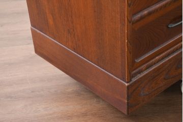 中古　国産　職人手作り　隠し収納付き　引き出しいっぱいの珍しい2段重ね茶箪笥(茶たんす、茶タンス、キャビネット、茶棚、飾り棚、収納棚、戸棚、店舗什器)(R-081146)