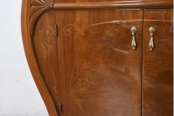 中古　美品!!　希少デザイン　アールヌーヴォー様式　曲線的なデザインが優雅な印象の象嵌入りサイドボード(サイドキャビネット、リビングボード、収納棚、戸棚)(R-081147)