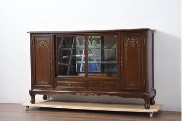 中古　美品　国会議事堂納品の高級家具メーカー　徳田家具　上品な佇まいで存在感のあるサイドボード(サイドキャビネット、収納棚、戸棚、飾り棚、食器棚、カップボード、リビングボード)(R-081148)
