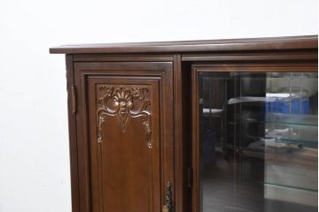 中古　美品　国会議事堂納品の高級家具メーカー　徳田家具　上品な佇まいで存在感のあるサイドボード(サイドキャビネット、収納棚、戸棚、飾り棚、食器棚、カップボード、リビングボード)(R-081148)