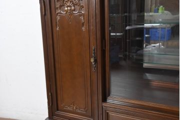 中古　美品　国会議事堂納品の高級家具メーカー　徳田家具　上品な佇まいで存在感のあるサイドボード(サイドキャビネット、収納棚、戸棚、飾り棚、食器棚、カップボード、リビングボード)(R-081148)