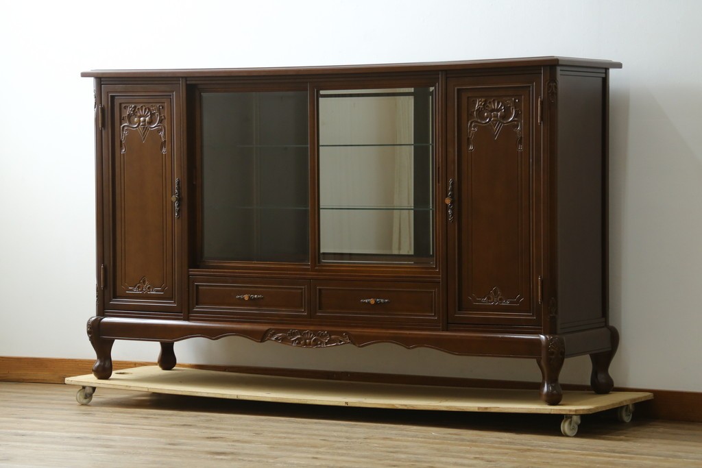 中古　美品　国会議事堂納品の高級家具メーカー　徳田家具　上品な佇まいで存在感のあるサイドボード　(R-081148)