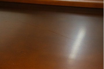 中古　美品　国会議事堂納品の高級家具メーカー　徳田家具　上品な佇まいで存在感のあるサイドボード　(R-081148)