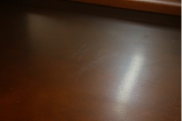 中古　美品　国会議事堂納品の高級家具メーカー　徳田家具　上品な佇まいで存在感のあるサイドボード　(R-081148)