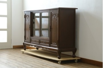 中古　美品　国会議事堂納品の高級家具メーカー　徳田家具　上品な佇まいで存在感のあるサイドボード　(R-081148)