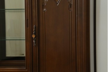 中古　美品　国会議事堂納品の高級家具メーカー　徳田家具　上品な佇まいで存在感のあるサイドボード　(R-081148)