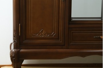 中古　美品　国会議事堂納品の高級家具メーカー　徳田家具　上品な佇まいで存在感のあるサイドボード　(R-081148)