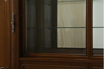 中古　美品　国会議事堂納品の高級家具メーカー　徳田家具　上品な佇まいで存在感のあるサイドボード　(R-081148)