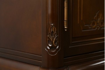 中古　美品　国会議事堂納品の高級家具メーカー　徳田家具　上品な佇まいで存在感のあるサイドボード　(R-081148)