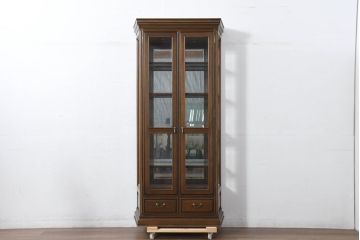 中古　美品　maruni(マルニ木工)　地中海ロイヤルシリーズ(ROYAL)　 シックな佇まいが魅力的なキャビネット(キュリオケース、ガラスケース、ショーケース、食器棚、カップボード、収納棚、戸棚、飾り棚、店舗什器、コレクションケース)(定価約60万円)(R-081151)