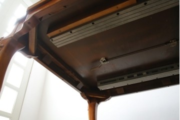 中古　美品　最高級アメリカ家具ブランド　JOHN WIDDICOMB(ジョン ウィディコム)　マホガニー材　保護天板・テーブルパッド付き　格式高い空間を演出する大型ダイニングテーブル　定価約120万円　(R-081156)