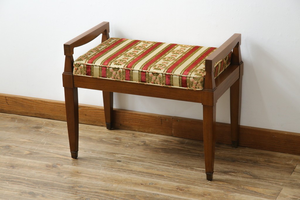 中古　美品　DREXEL HERITAGE(ドレクセルヘリテイジ)　直線的なフォルムが美しいオットマン　(R-081158)