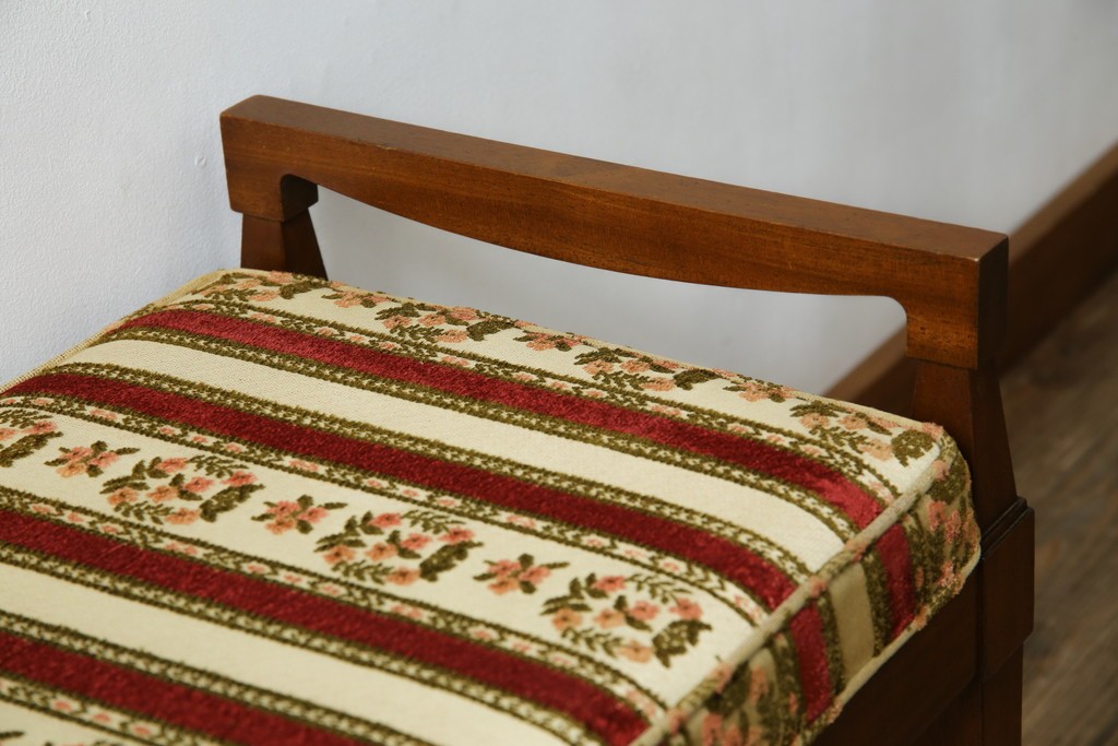 中古　美品　DREXEL HERITAGE(ドレクセルヘリテイジ)　直線的なフォルムが美しいオットマン　(R-081158)