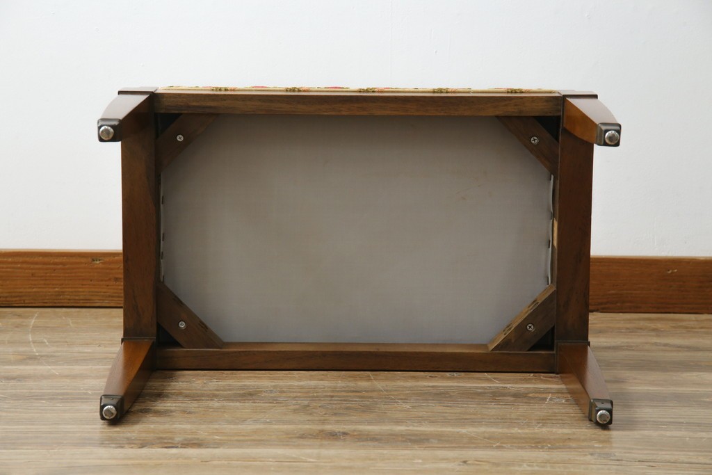 中古　美品　DREXEL HERITAGE(ドレクセルヘリテイジ)　直線的なフォルムが美しいオットマン　(R-081158)