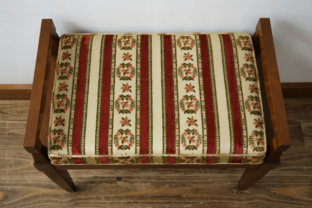 中古　美品　DREXEL HERITAGE(ドレクセルヘリテイジ)　直線的なフォルムが美しいオットマン　(R-081158)