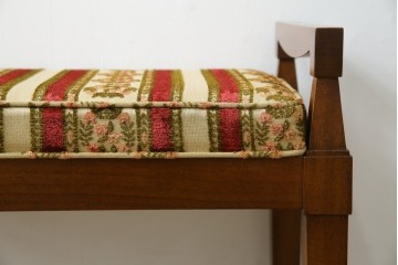 中古　美品　DREXEL HERITAGE(ドレクセルヘリテイジ)　直線的なフォルムが美しいオットマン　(R-081158)