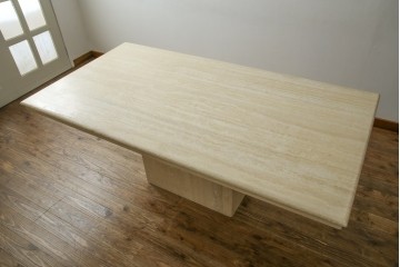 イタリアビンテージ　高級イタリア輸入家具　重厚感あふれる総大理石の大型なダイニングテーブル　(R-081159)