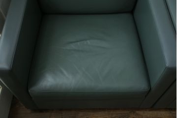 アメリカビンテージ　高級輸入家具　Knoll(ノル)　フィスターコレクション　総革の贅沢な1人掛けラウンジソファ4脚セット(レザー、一人掛け、1Pソファ、アームソファ、ヴィンテージ、ノール、バラ売り可能)(現行定価4脚で約280万円)(R-081163)