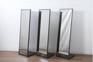 中古　エグジットメタルワークサプライ(EXIT METAL WORK SUPPLY)　インダストリアル感溢れるデザインのスタンドミラー3台セット(姿見、鏡、店舗什器)(定価3台で約42万円)(R-81168)