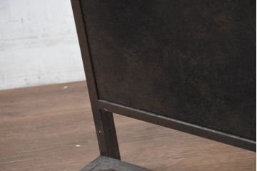 中古　エグジットメタルワークサプライ(EXIT METAL WORK SUPPLY)　インダストリアル感溢れるデザインのスタンドミラー2台セット(姿見、鏡、店舗什器)(定価2台で約28万円)(R-81169)