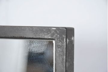 中古　エグジットメタルワークサプライ(EXIT METAL WORK SUPPLY)　インダストリアル感溢れるデザインのスタンドミラー2台セット(姿見、鏡、店舗什器)(定価2台で約28万円)(R-81169)
