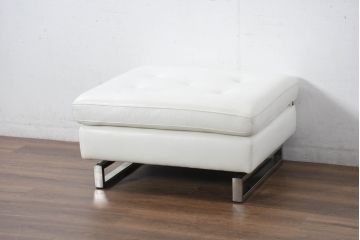 中古　ドイツ　高級家具ブランド　Domicil(ドミシール)　本革(レザー)　シンプルで使い勝手の良いオットマン(フットスツール、1Pソファ、1人掛けソファ、一人掛けソファ、椅子、イス、チェア)(定価約10万円)(R-081170)