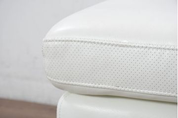 中古　ドイツ　高級家具ブランド　Domicil(ドミシール)　本革(レザー)　シンプルで使い勝手の良いオットマン(フットスツール、1Pソファ、1人掛けソファ、一人掛けソファ、椅子、イス、チェア)(定価約10万円)(R-081170)