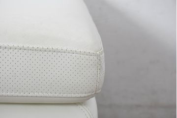 中古　ドイツ　高級家具ブランド　Domicil(ドミシール)　本革(レザー)　シンプルで使い勝手の良いオットマン(フットスツール、1Pソファ、1人掛けソファ、一人掛けソファ、椅子、イス、チェア)(定価約10万円)(R-081170)