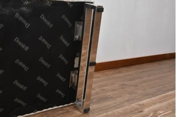 中古　ドイツ　高級家具ブランド　Domicil(ドミシール)　本革(レザー)　シンプルで使い勝手の良いオットマン(フットスツール)　定価約10万円相当　(R-081170)