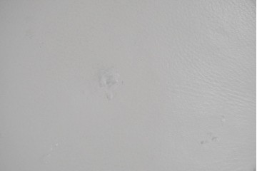 中古　ドイツ　高級家具ブランド　Domicil(ドミシール)　本革(レザー)　シンプルで使い勝手の良いオットマン(フットスツール)　定価約10万円相当　(R-081170)