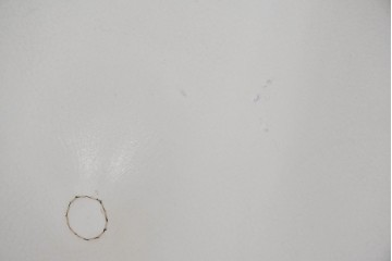 中古　ドイツ　高級家具ブランド　Domicil(ドミシール)　本革(レザー)　シンプルで使い勝手の良いオットマン(フットスツール)　定価約10万円相当　(R-081170)