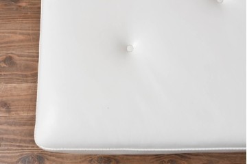 中古　ドイツ　高級家具ブランド　Domicil(ドミシール)　本革(レザー)　シンプルで使い勝手の良いオットマン(フットスツール)　定価約10万円相当　(R-081170)