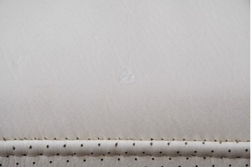 中古　ドイツ　高級家具ブランド　Domicil(ドミシール)　本革(レザー)　シンプルで使い勝手の良いオットマン(フットスツール)　定価約10万円相当　(R-081170)