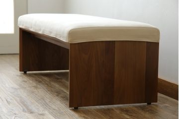 中古　美品　カリモク(karimoku)　スタンダードモダンシリーズ　ウォールナット　スウェード調のクッションカバーが取り出し可能タイプのシンプルなベンチ(長椅子、1人掛け、2人掛け)(定価約11万円)(R-081172)