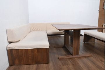中古　カリモク家具(karimoku)　スタンダードモダンシリーズ　ウォールナット材　天板下に収納スペースがある食堂テーブル(ダイニングテーブル、食卓、4人掛け、6人掛け、作業台)(定価約22万円)(R-081173)