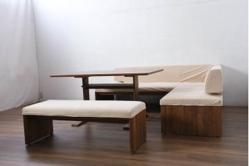 中古　カリモク家具(karimoku)　スタンダードモダンシリーズ　ウォールナット材　天板下に収納スペースがある食堂テーブル(ダイニングテーブル、食卓、4人掛け、6人掛け、作業台)(定価約22万円)(R-081173)