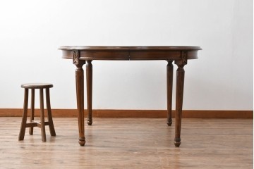 アメリカビンテージ　アメリカンカントリー　上品な装飾が魅力的なエクステンションテーブル　(R-081175)