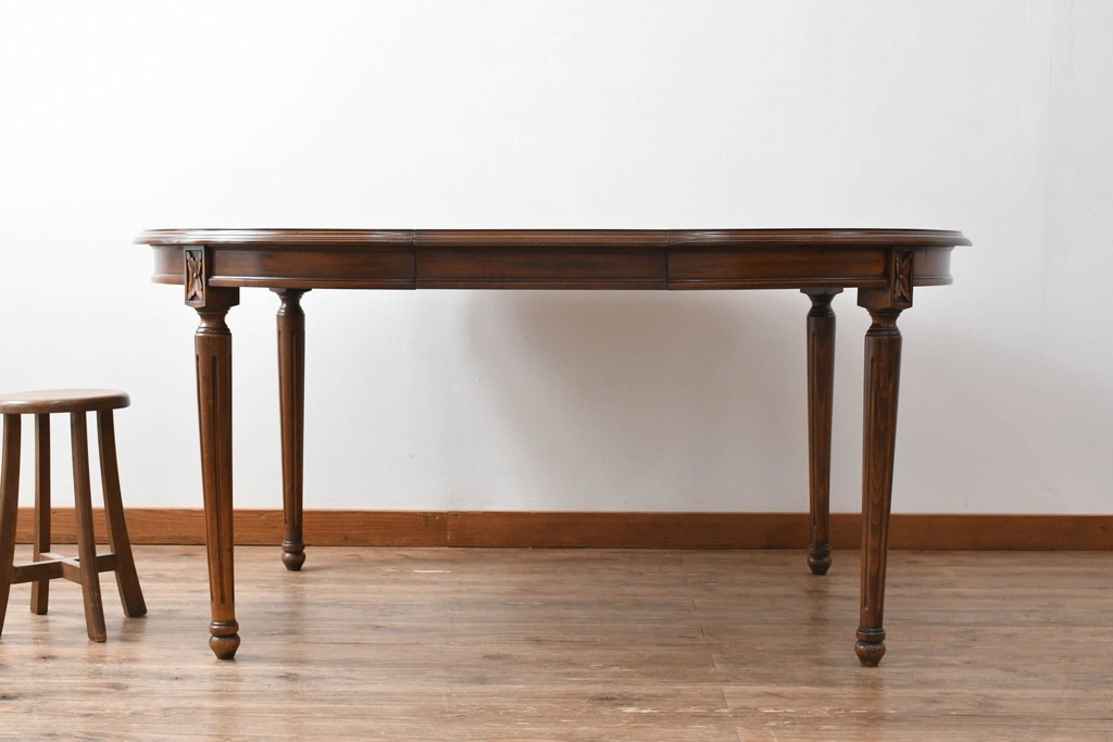 アメリカビンテージ　アメリカンカントリー　上品な装飾が魅力的なエクステンションテーブル　(R-081175)