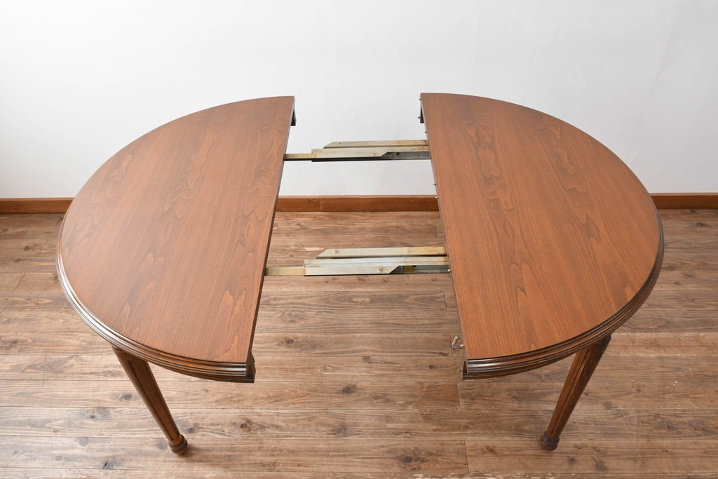 アメリカビンテージ　アメリカンカントリー　上品な装飾が魅力的なエクステンションテーブル　(R-081175)