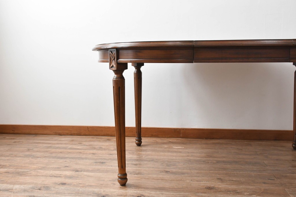 アメリカビンテージ　アメリカンカントリー　上品な装飾が魅力的なエクステンションテーブル　(R-081175)