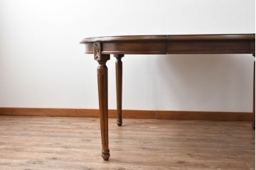 アメリカビンテージ　アメリカンカントリー　上品な装飾が魅力的なエクステンションテーブル　(R-081175)