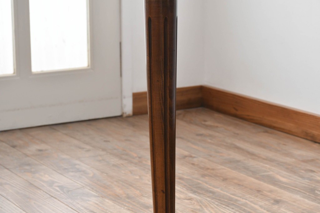 アメリカビンテージ　アメリカンカントリー　上品な装飾が魅力的なエクステンションテーブル　(R-081175)