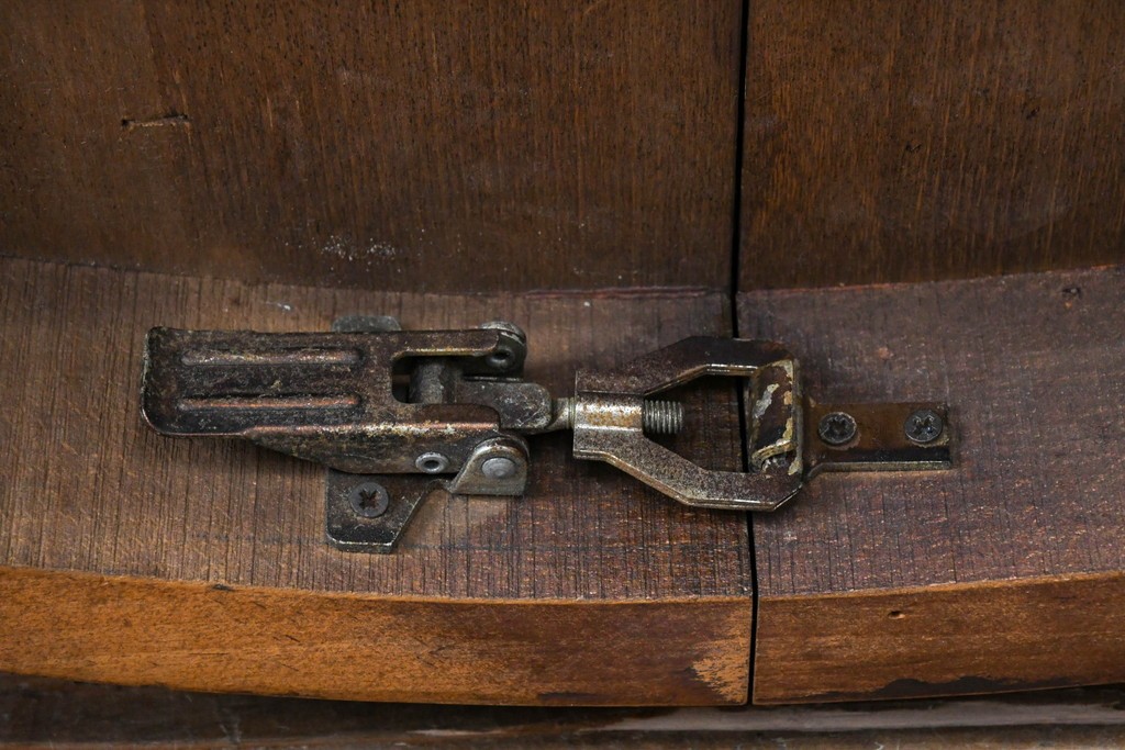 アメリカビンテージ　アメリカンカントリー　上品な装飾が魅力的なエクステンションテーブル　(R-081175)