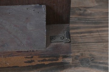 アメリカビンテージ　アメリカンカントリー　上品な装飾が魅力的なエクステンションテーブル　(R-081175)