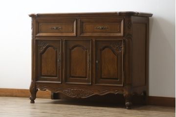 中古　美品　美しい彫刻とパーケットリーが目を惹くサイドボード(サーバー、サイドキャビネット、収納棚、戸棚、寄木細工)(定価約25万円)(R-081176)