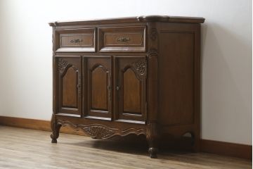 中古　美品　美しい彫刻とパーケットリーが目を惹くサイドボード(サーバー、サイドキャビネット、収納棚、戸棚、寄木細工)(定価約25万円)(R-081176)