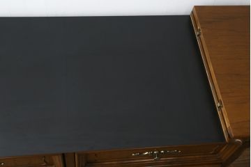 中古　美品　美しい彫刻とパーケットリーが目を惹くサイドボード(サーバー、サイドキャビネット、収納棚、戸棚、寄木細工)(定価約25万円)(R-081176)