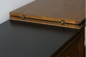 中古　美品　美しい彫刻とパーケットリーが目を惹くサイドボード(サーバー、サイドキャビネット、収納棚、戸棚、寄木細工)(定価約25万円)(R-081176)