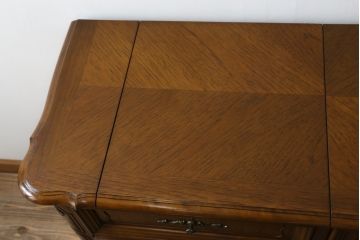 中古　美品　美しい彫刻とパーケットリーが目を惹くサイドボード(サーバー、サイドキャビネット、収納棚、戸棚、寄木細工)(定価約25万円)(R-081176)
